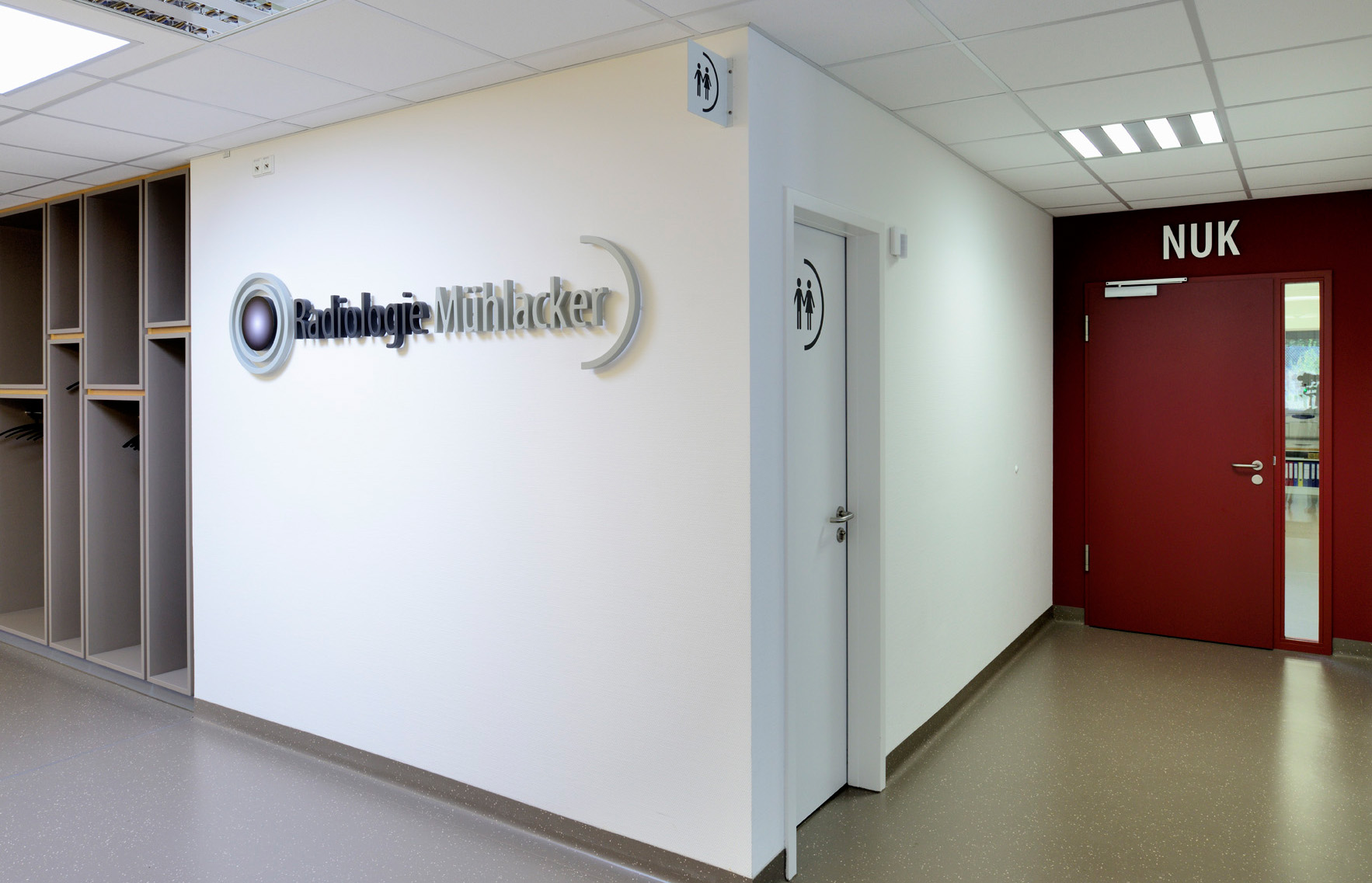 [Translate to Deutsch (CH):] Neubau Radiologie Mühlacker Modulbauweise Eingang