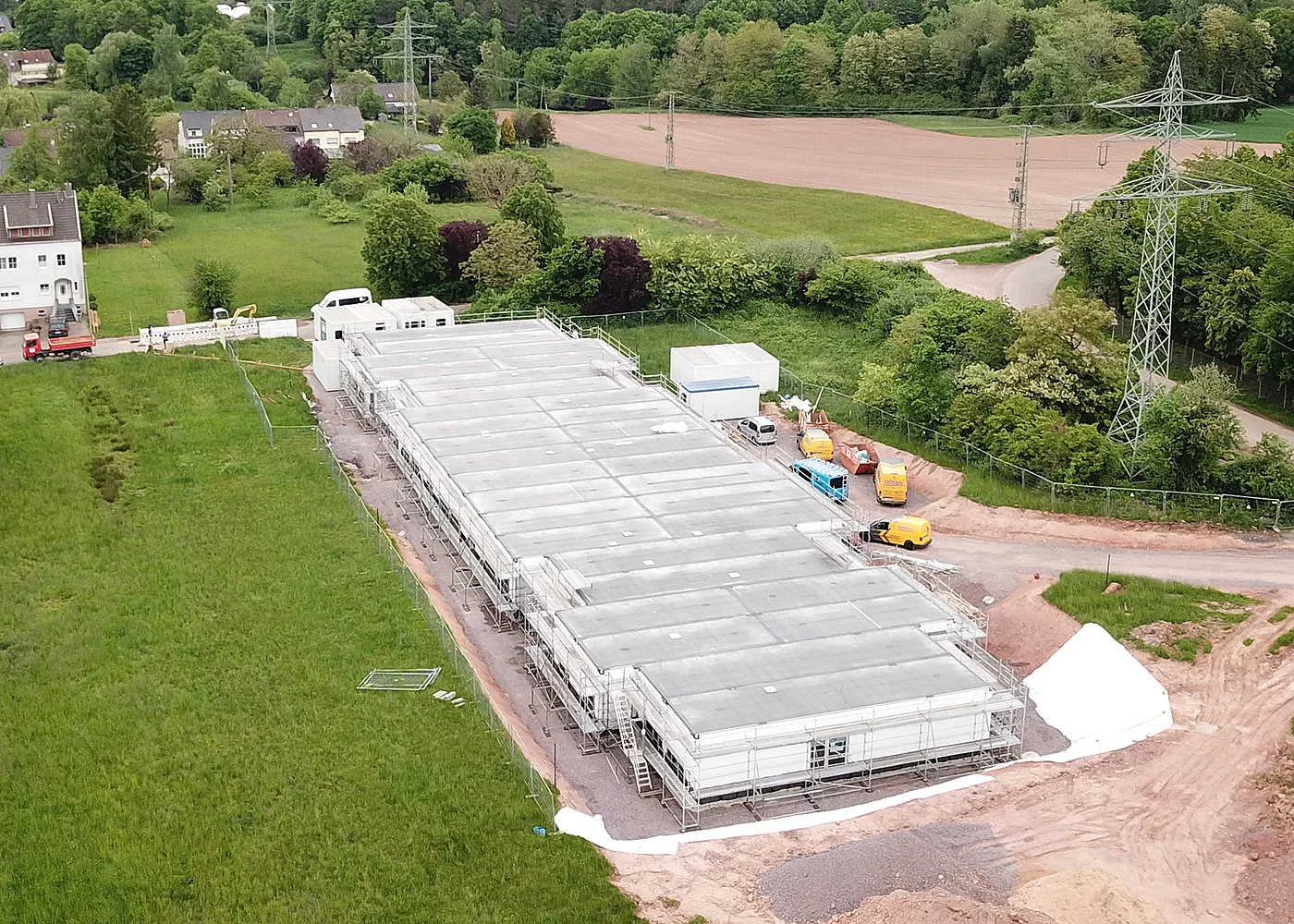 Drohnenaufnahme von neuem Modulgebäude