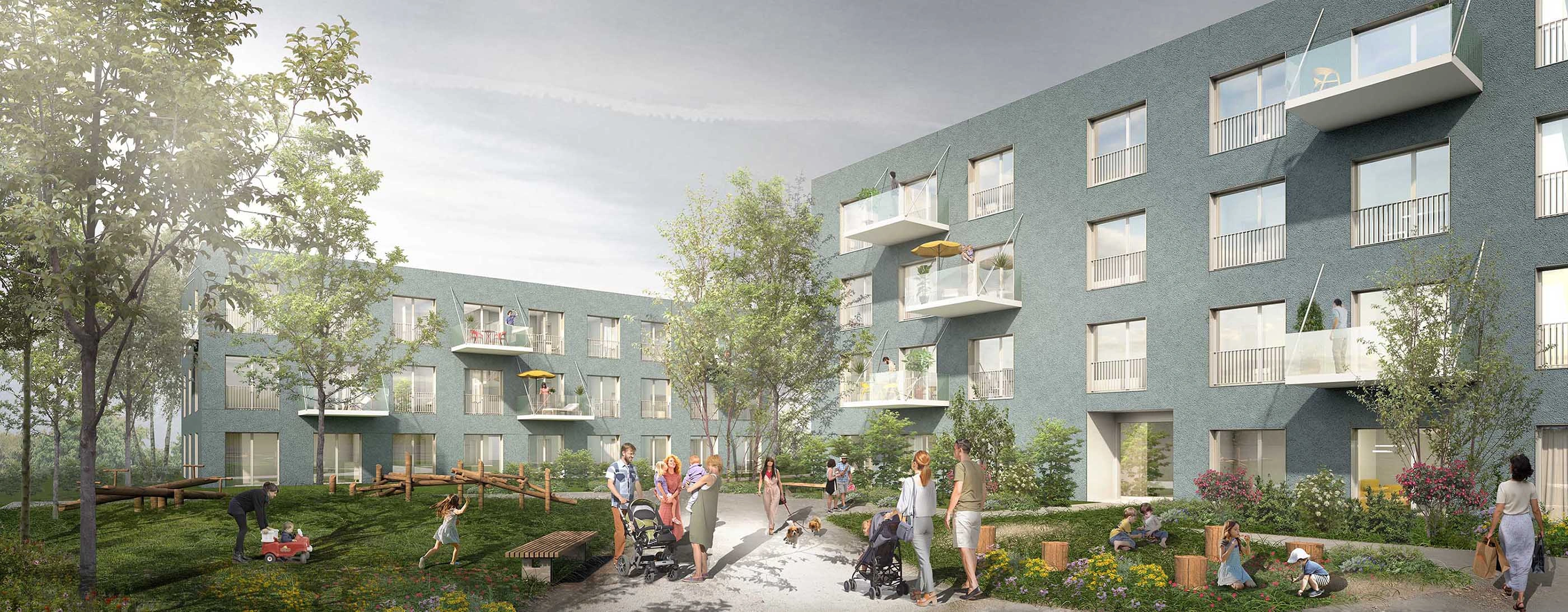 Gebäude mit blauer Fassade, Balkone belebt von Menschen. Im Vordergrund spielen Kinder, Eltern schieben Kinderwagen. Der Garten ist mit Bäumen, Blumen und Sitzbänken gestaltet.