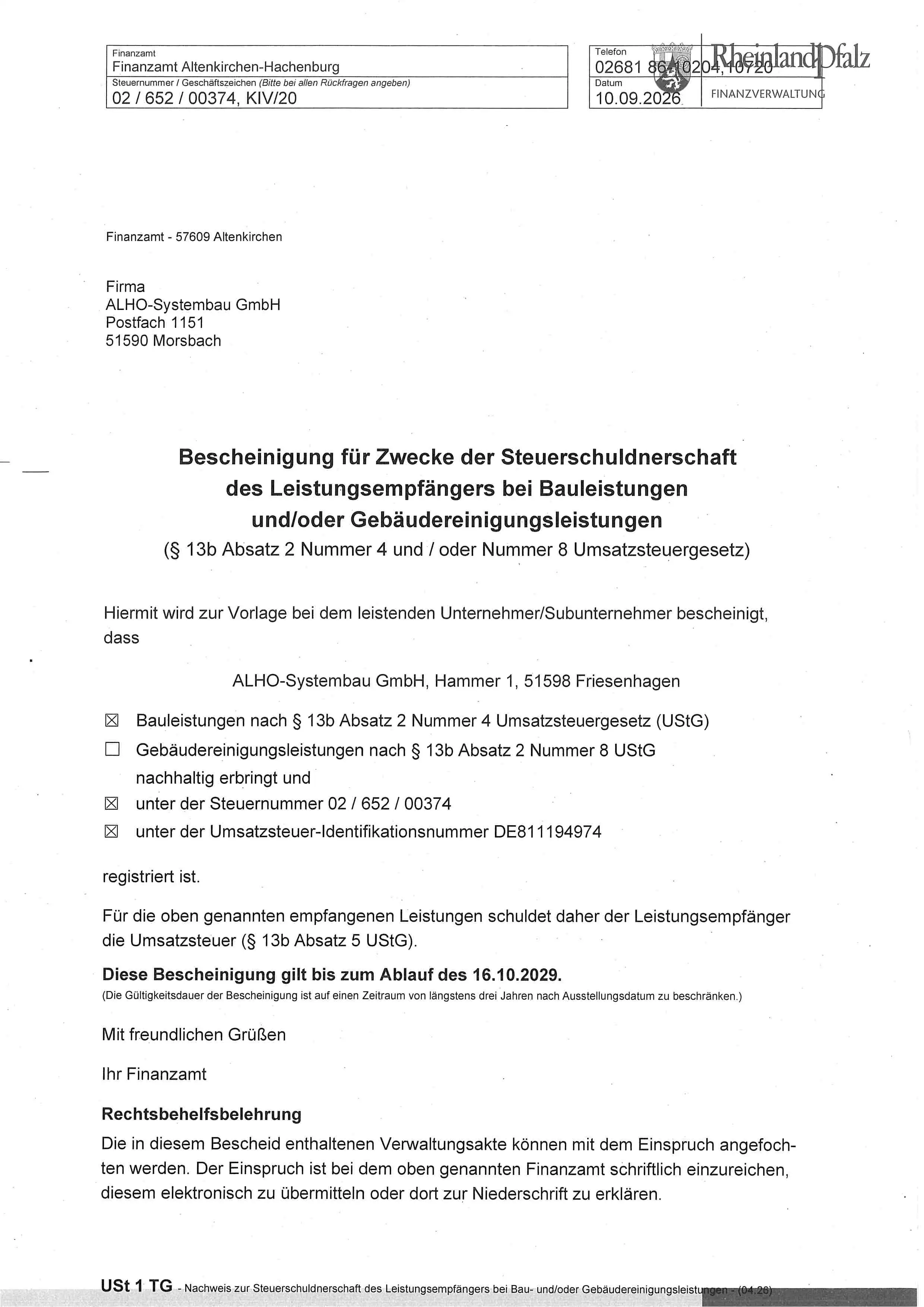 Ein Dokument des Finanzamts Altenkirchen-Hachenburg an ALHO-Systembau GmbH, bestätigt Steuerpflicht des Leistungsempfängers für Bau- und Gebäudereinigungsleistungen. Gültigkeit bis 16.10.2026, ohne Unterschrift.