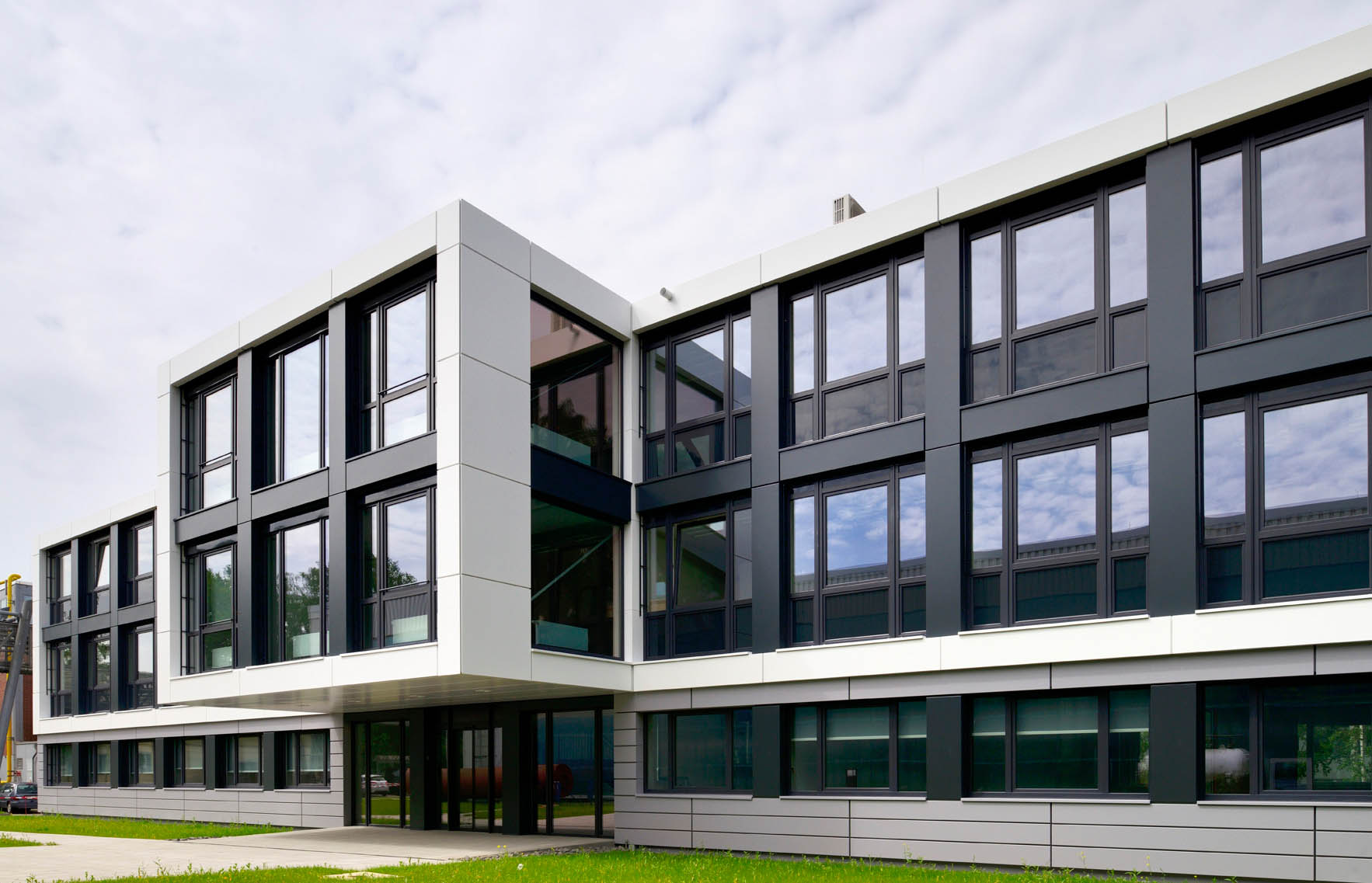 Bürogebäude Modulbauweise DLR Köln Fassade